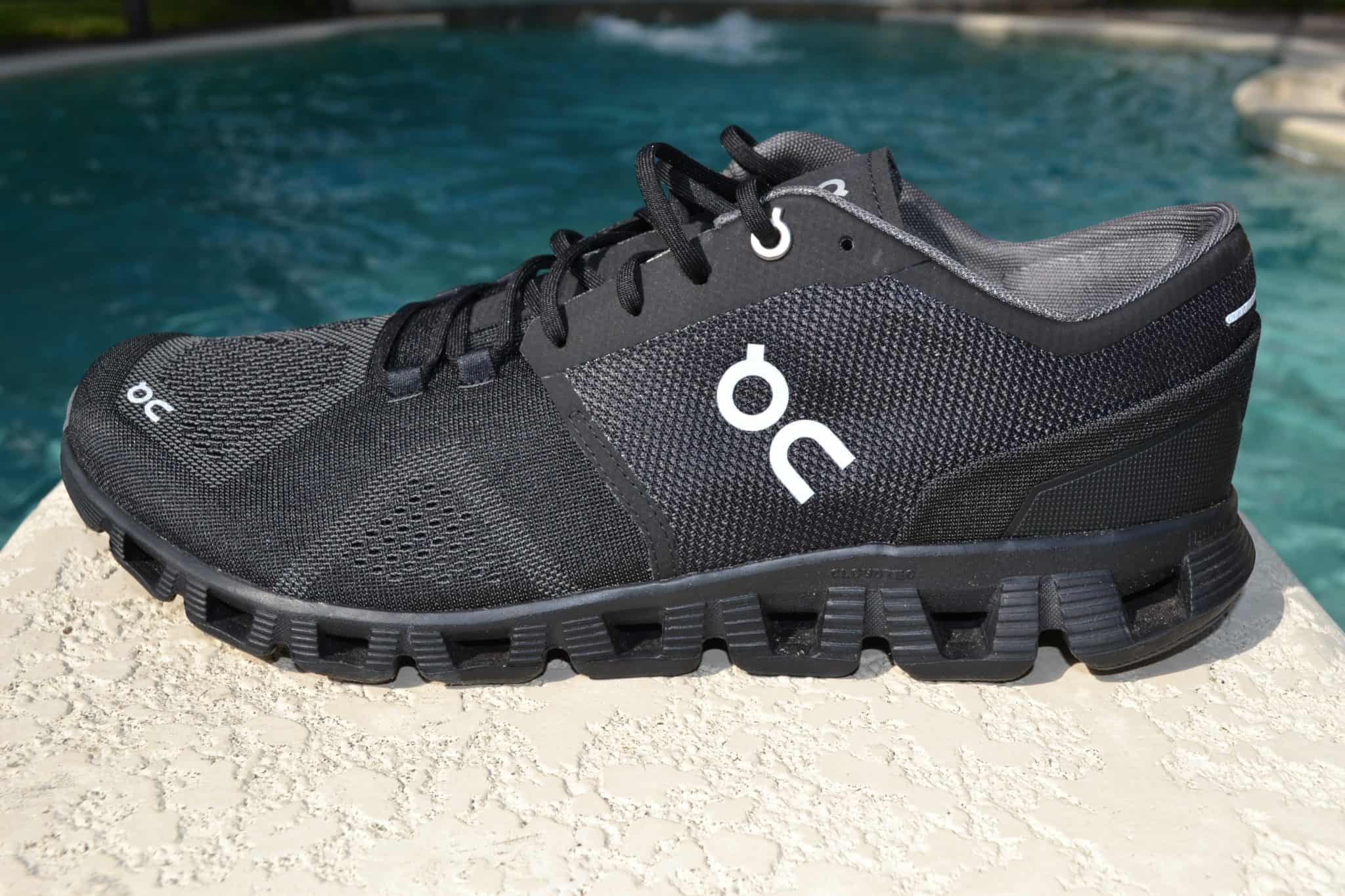 On Cloud Lightweight Running Shoe | kreslorotang.com.ua