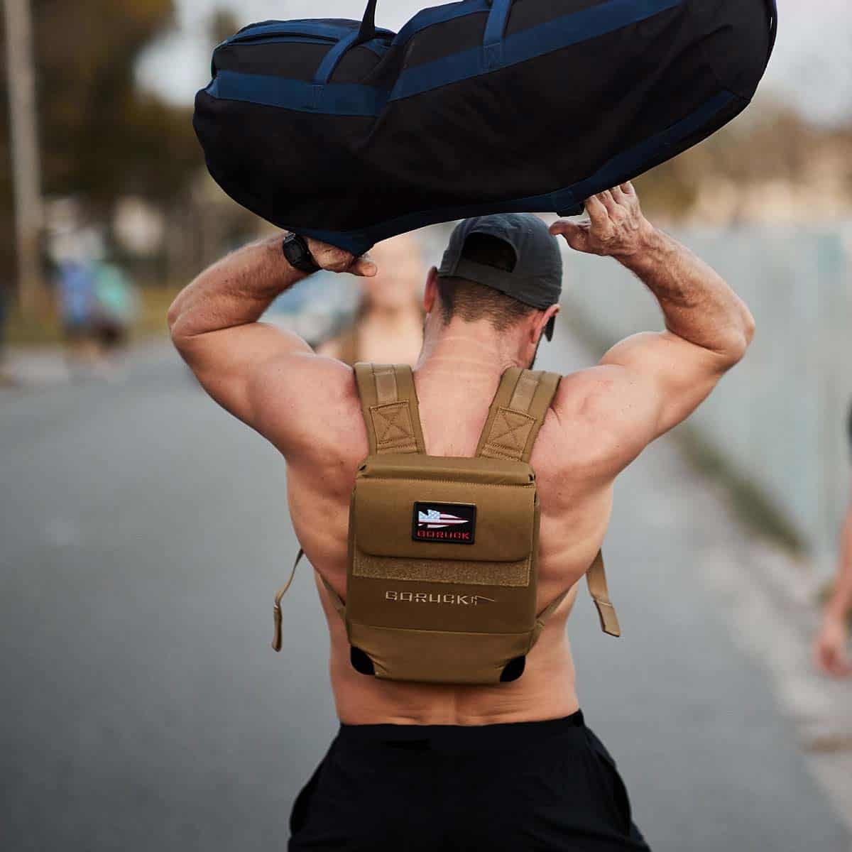 GORUCK Ruck Plate Carrier 2.0 coyote lifting