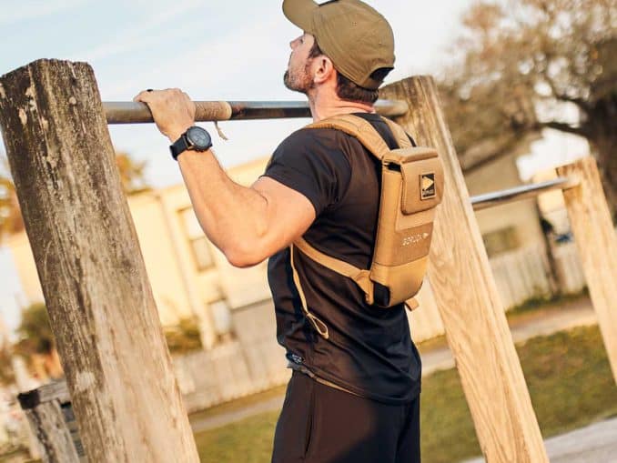 GORUCK Ruck Plate Carrier 2.0 coyote pull up