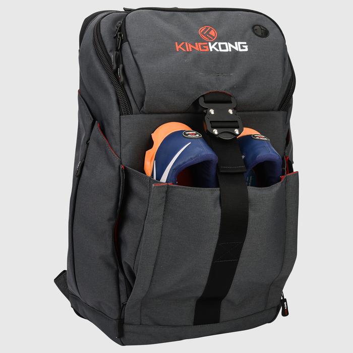 Combining super-tough materials with innovative design results in a truly great backpack - the dedicated shoe compartments on this great gym backpack let you transport weightlifting shoes without taking up valuable internal space.