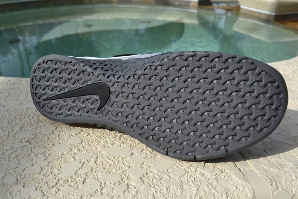 Sole of the Nike Metcon 4 XD - Tri-star design, pre-formed flex grooves, and two types of rubber.