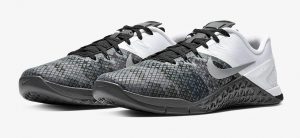 Nike Metcon 4 XD Black/Anthracite/White/Wolf Grey - The Nike Metcon 4 XD provides a stable base, flexible support and extra durability for a wide range of training activities, from sprints and sled pushes to lifting and rope climbing. A new textured mesh makes it stronger, lighter, and more durable than any Metcon—ever.