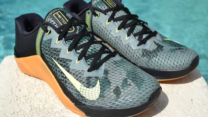 Nike Metcon 6 Camo - Side Quarter Right