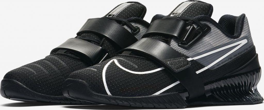 black nike lifting shoes