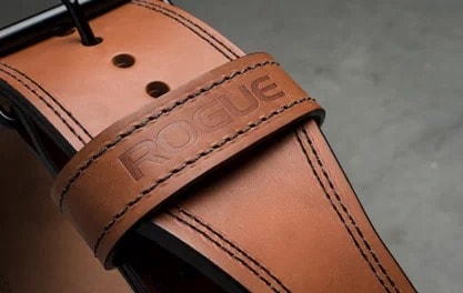 Detail of the english bridle leather and double stitching used in the Ohio Premium lifting belt.