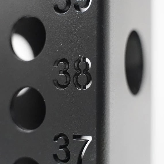 Numbered holes make it easy to adjust 