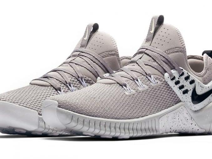 The Nike Free x Metcon Training Shoe combines the lightweight flexibility of Nike Free with the durability and stability of Nike Metcon shoes