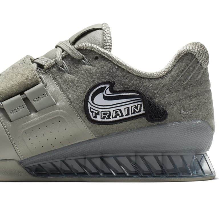 nike romaleos 3 patch