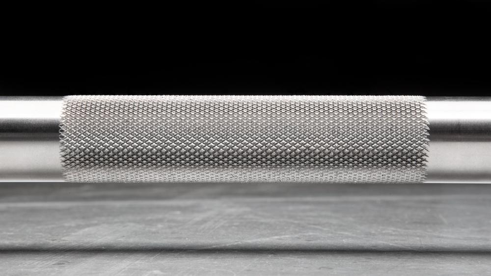 Rogue Ohio Power Bar in Stainless Steel - showing the Knurl